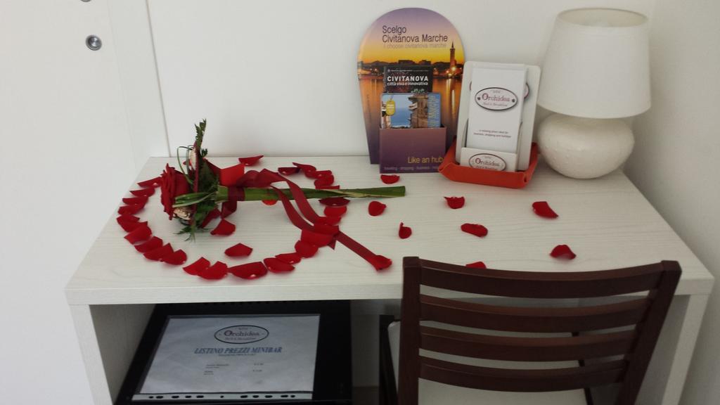Orchidea Rooms & Suites Civitanova Marche Bagian luar foto