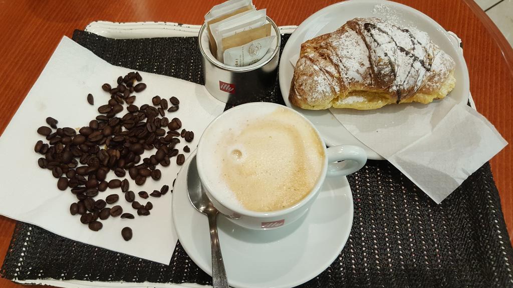 Orchidea Rooms & Suites Civitanova Marche Bagian luar foto